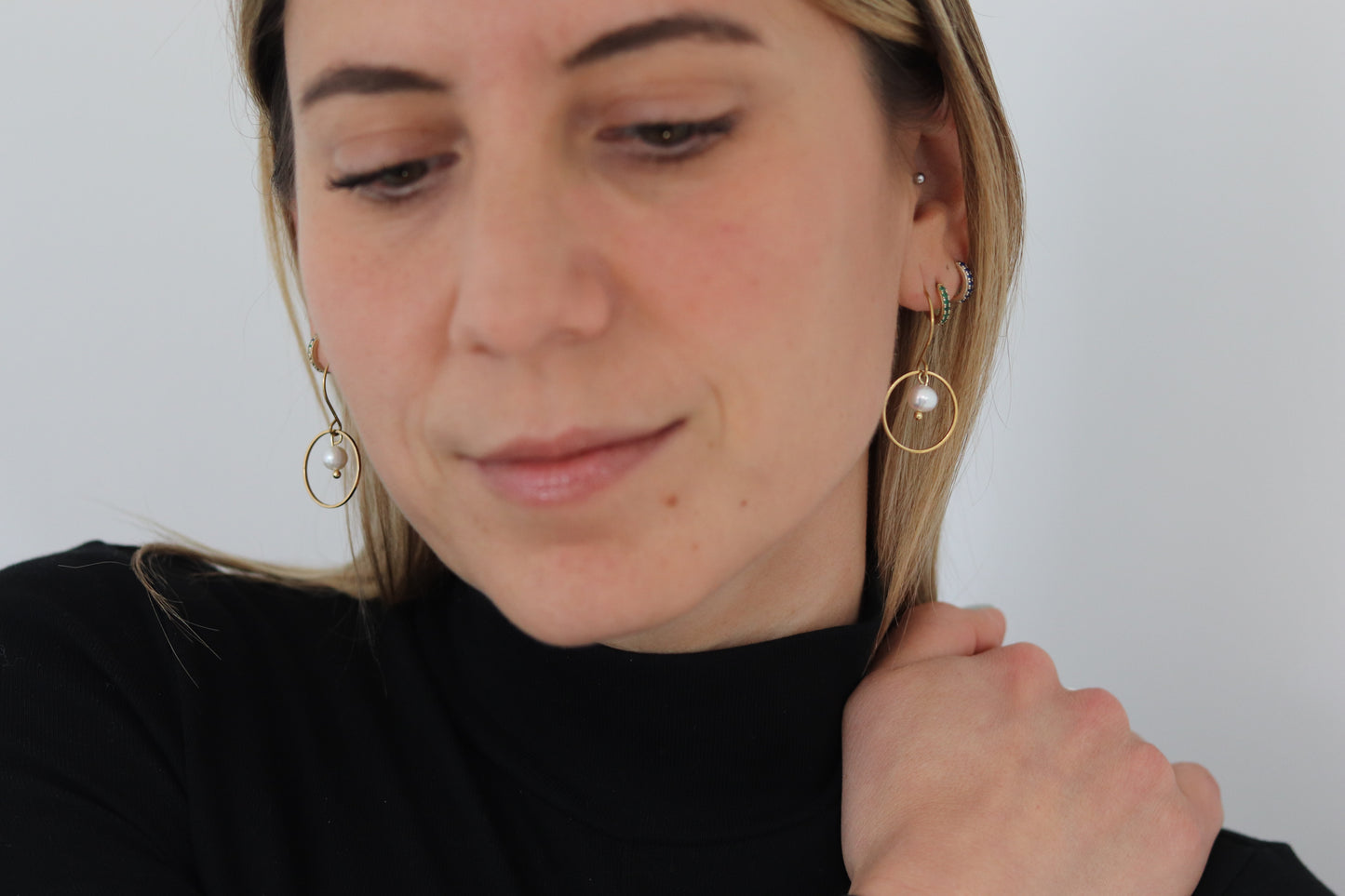 ONE PEARL EARRINGS