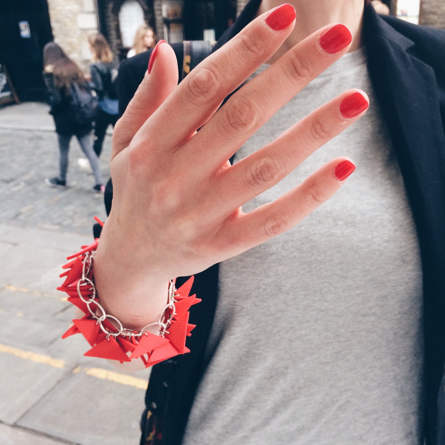 GREY TRIANGLES BRACELET