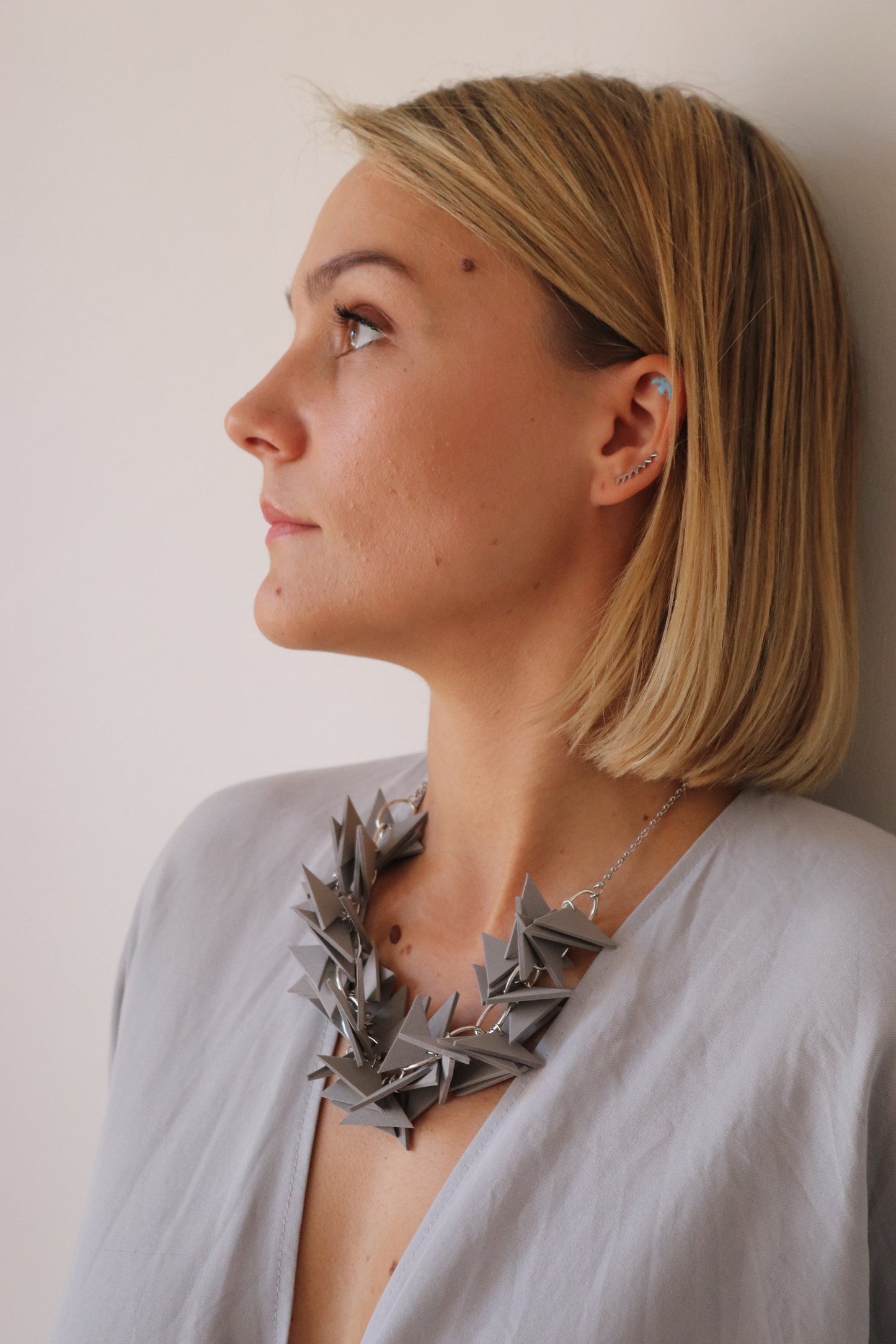 GREY TRIANGLES SOFT NECKLACE
