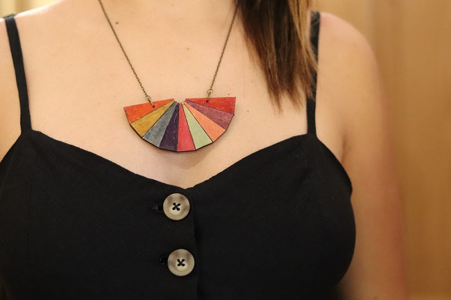 WOODEN MULTICOLOUR NECKLACE