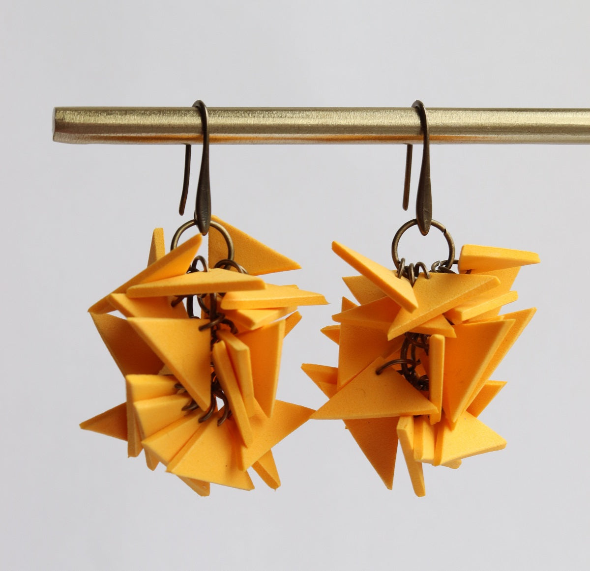 CHLOE SIGNATURE EARRINGS