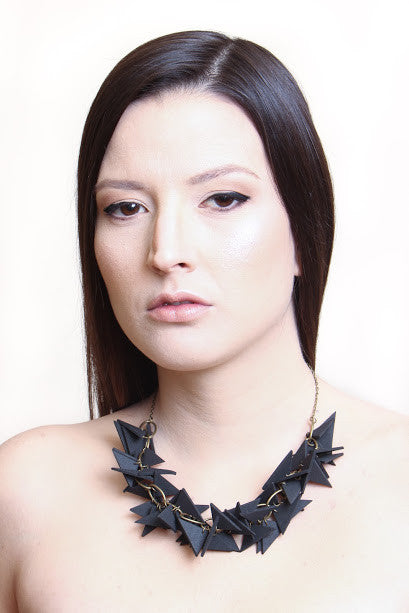 BLACK TRIANGLES SOFT NECKLACE