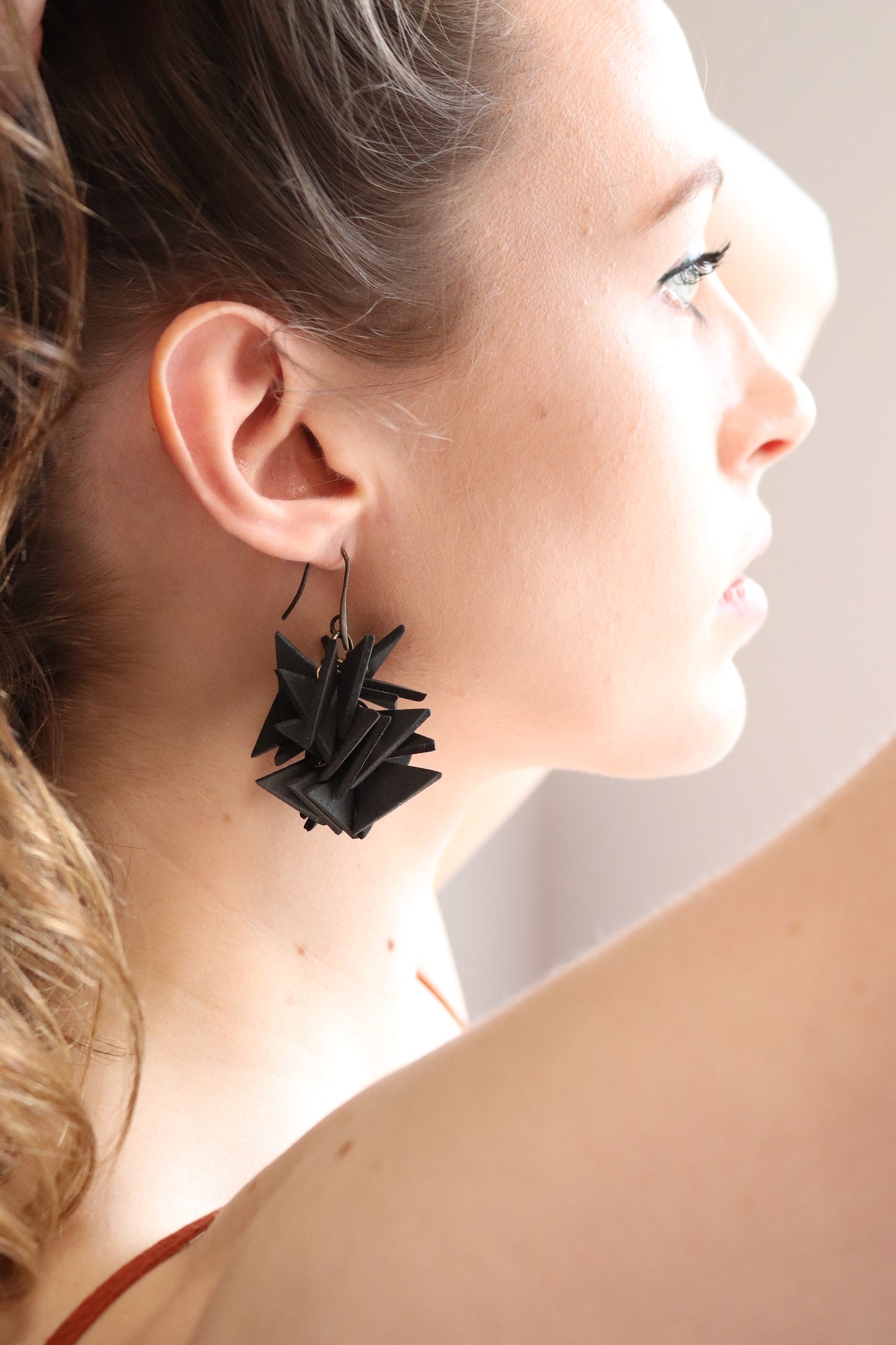 CHLOE SIGNATURE EARRINGS