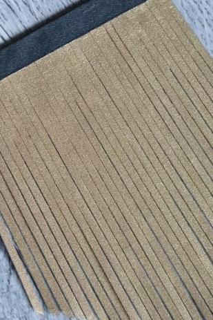 GOLDEN TASSEL NECKLACE