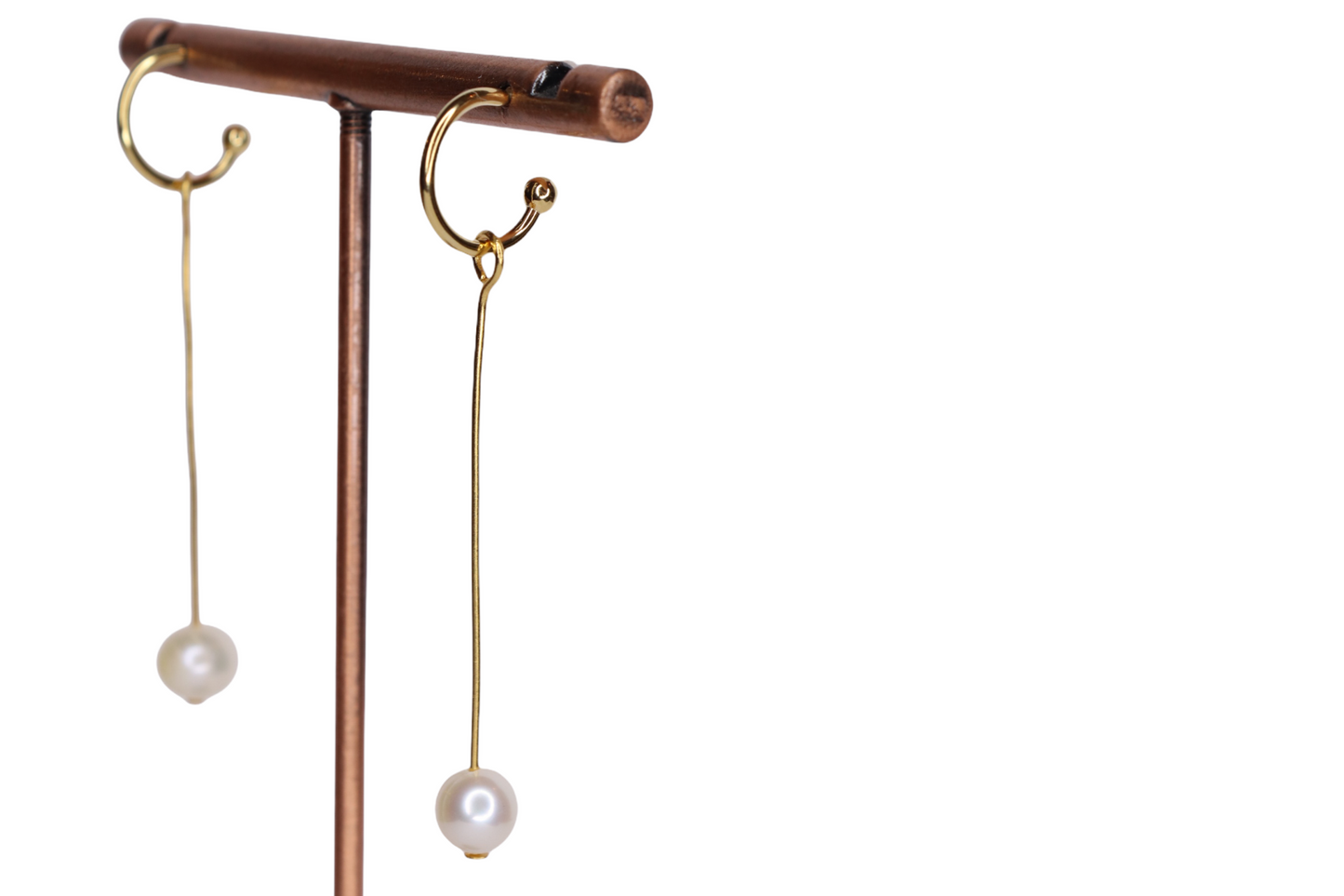 ONE PEARL EARRINGS