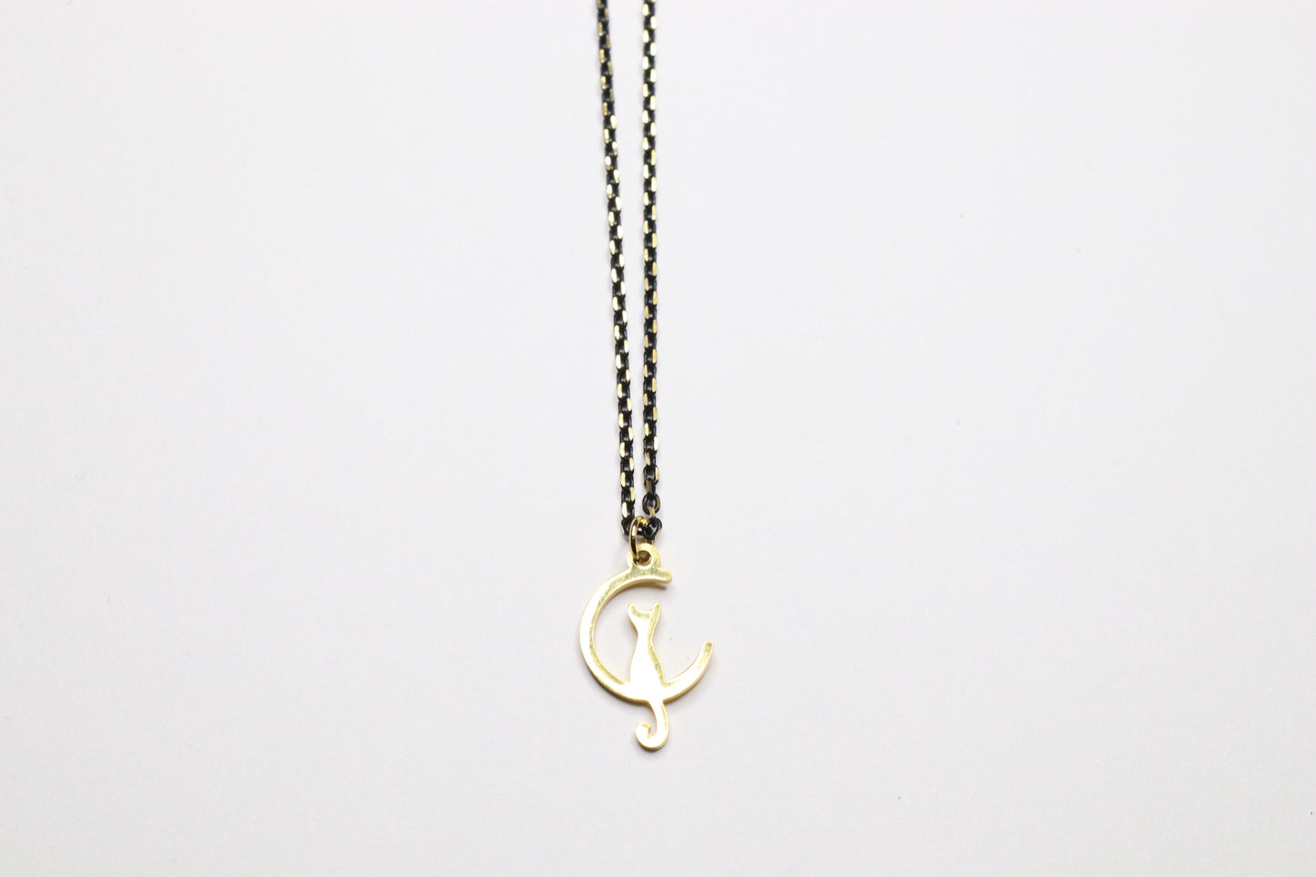 CAT ON THE MOON NECKLACE