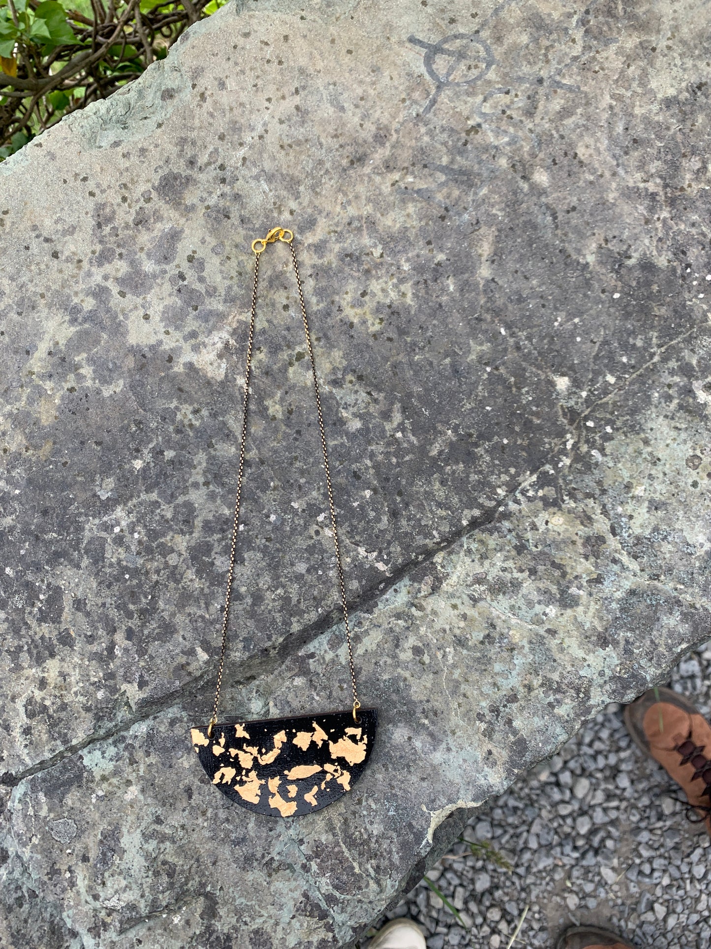 GOLDEN PARTY NECKLACE