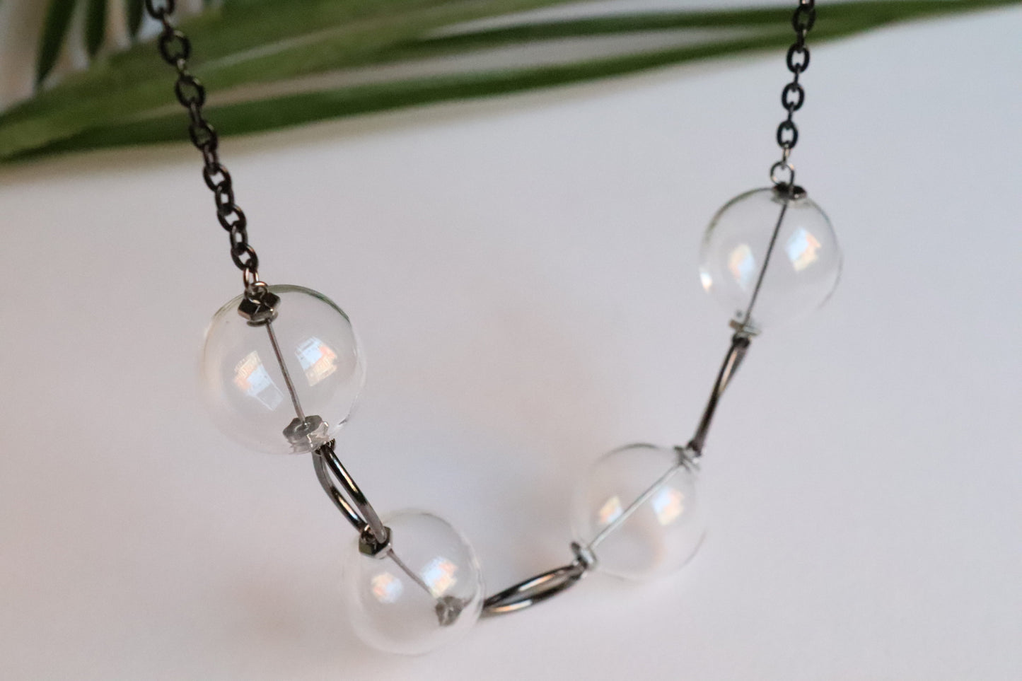 GLASS ROCK AND ROLL NECKLACE