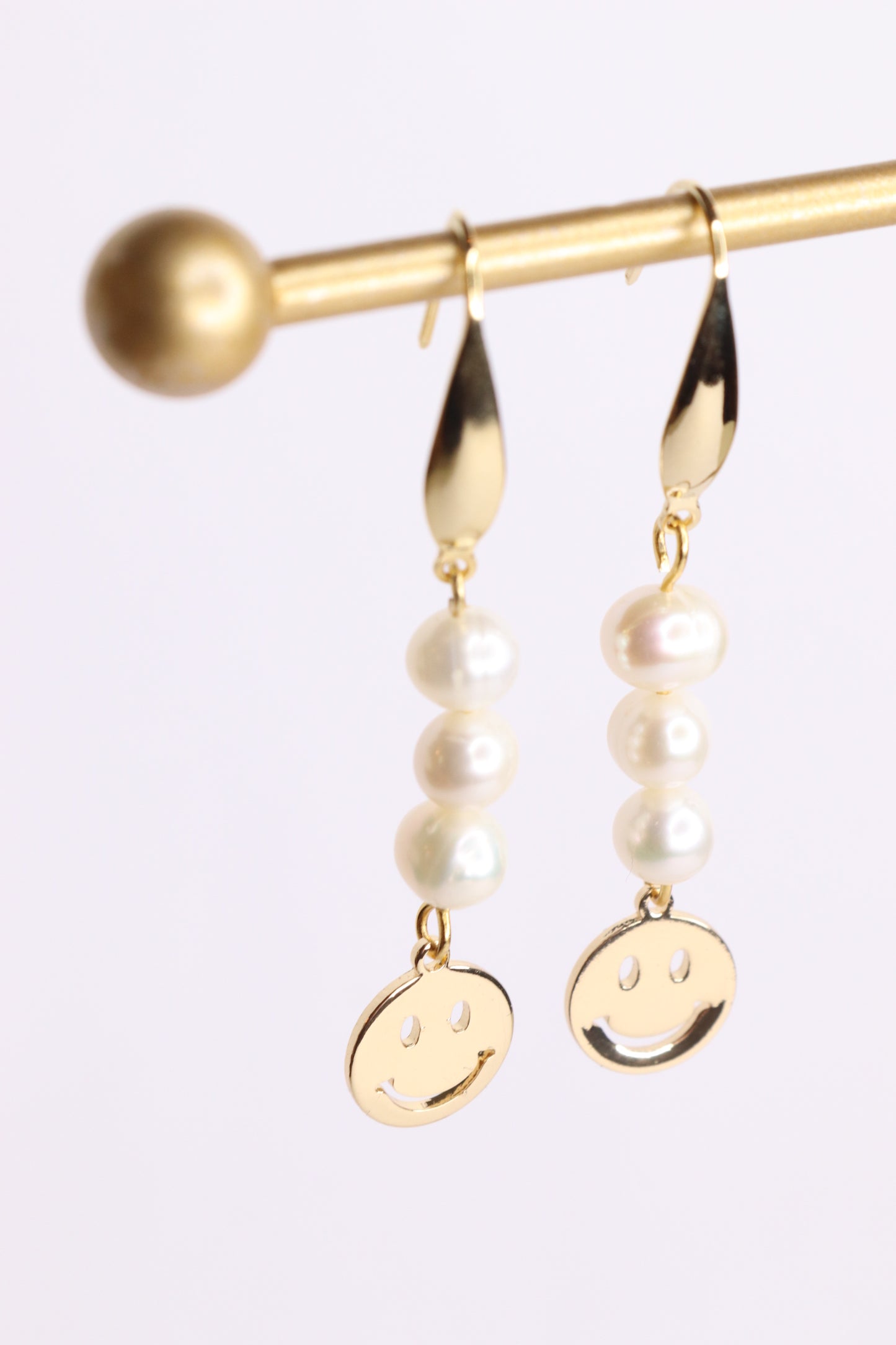HAPPY PEARL FACE EARRINGS