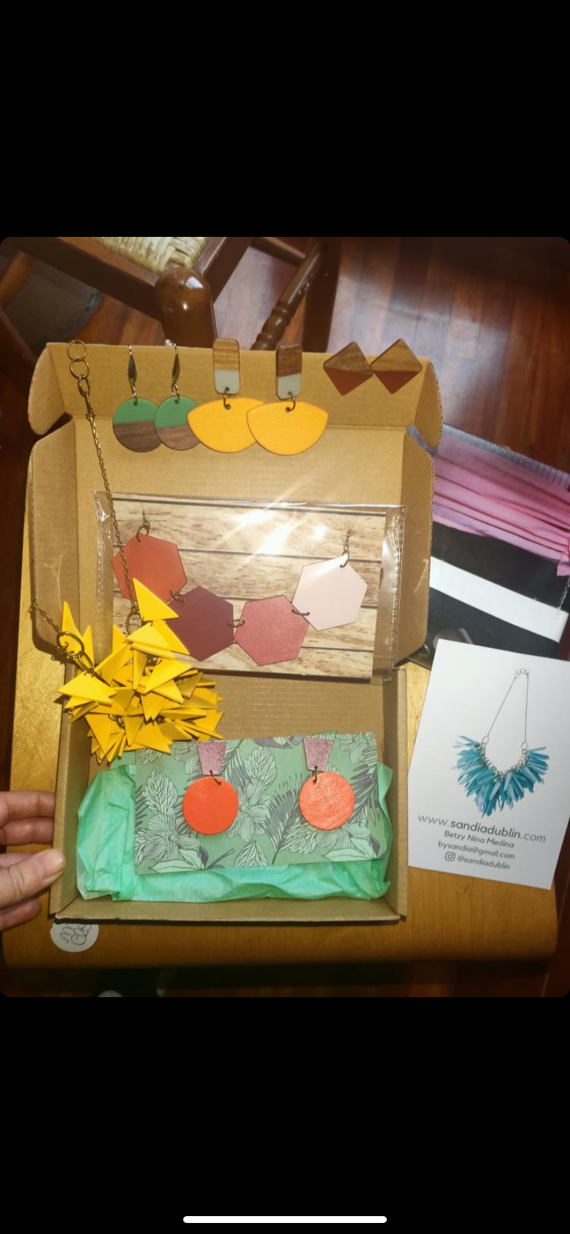 MYSTERY BOX
