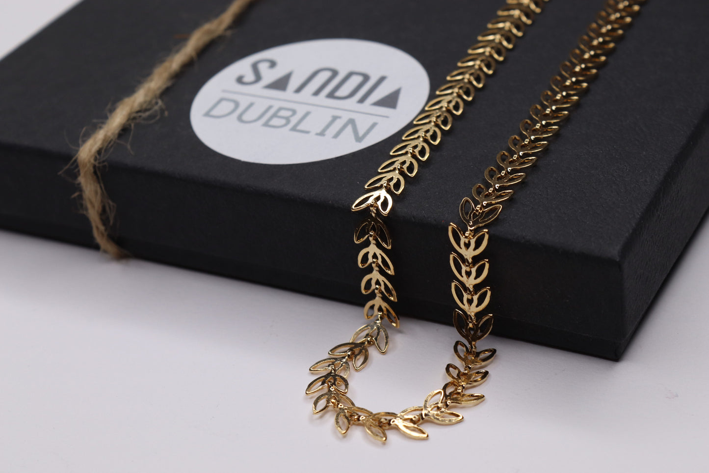 GOLDEN CROWN NECKLACE