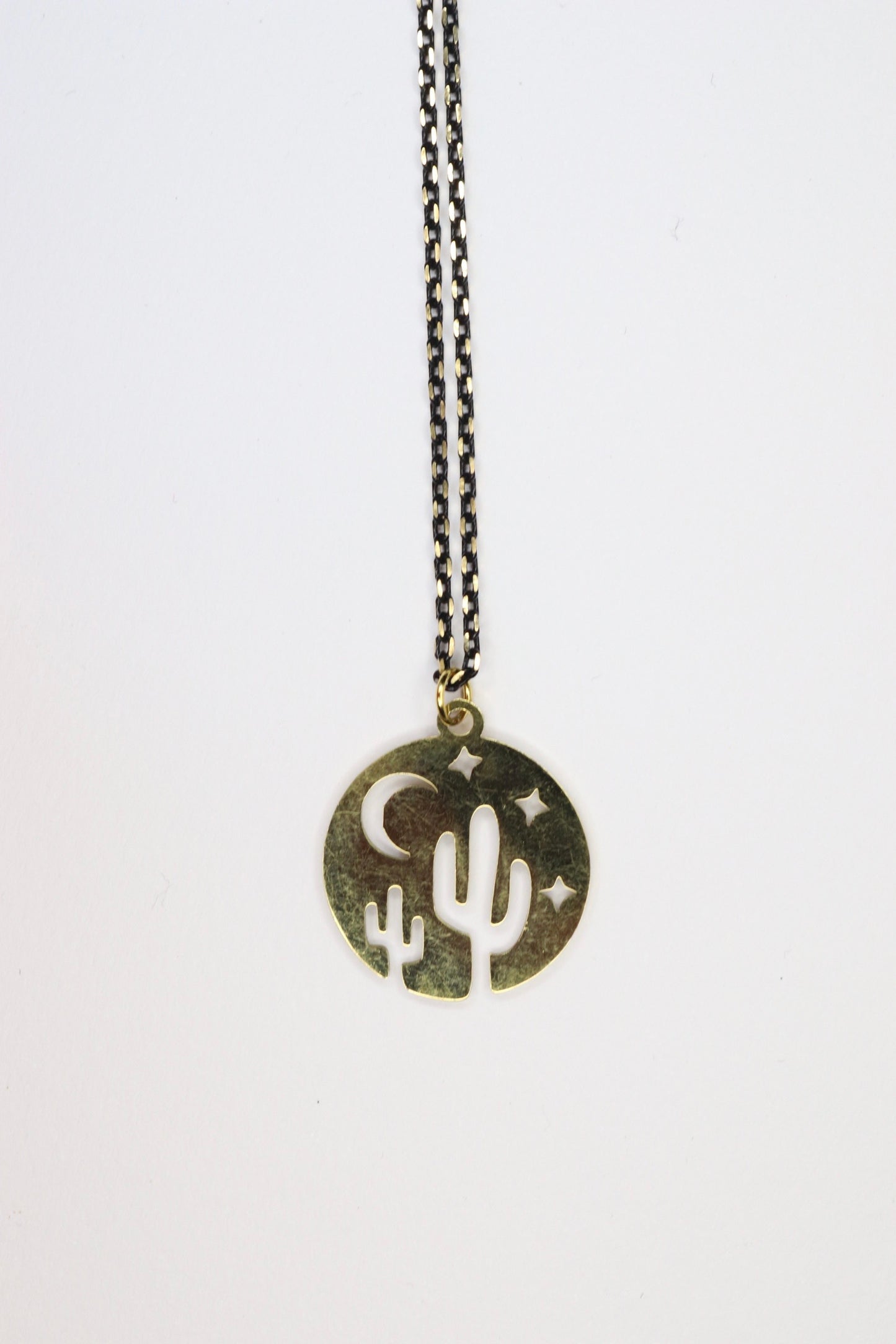 DESERT PENDANT NECKLACE