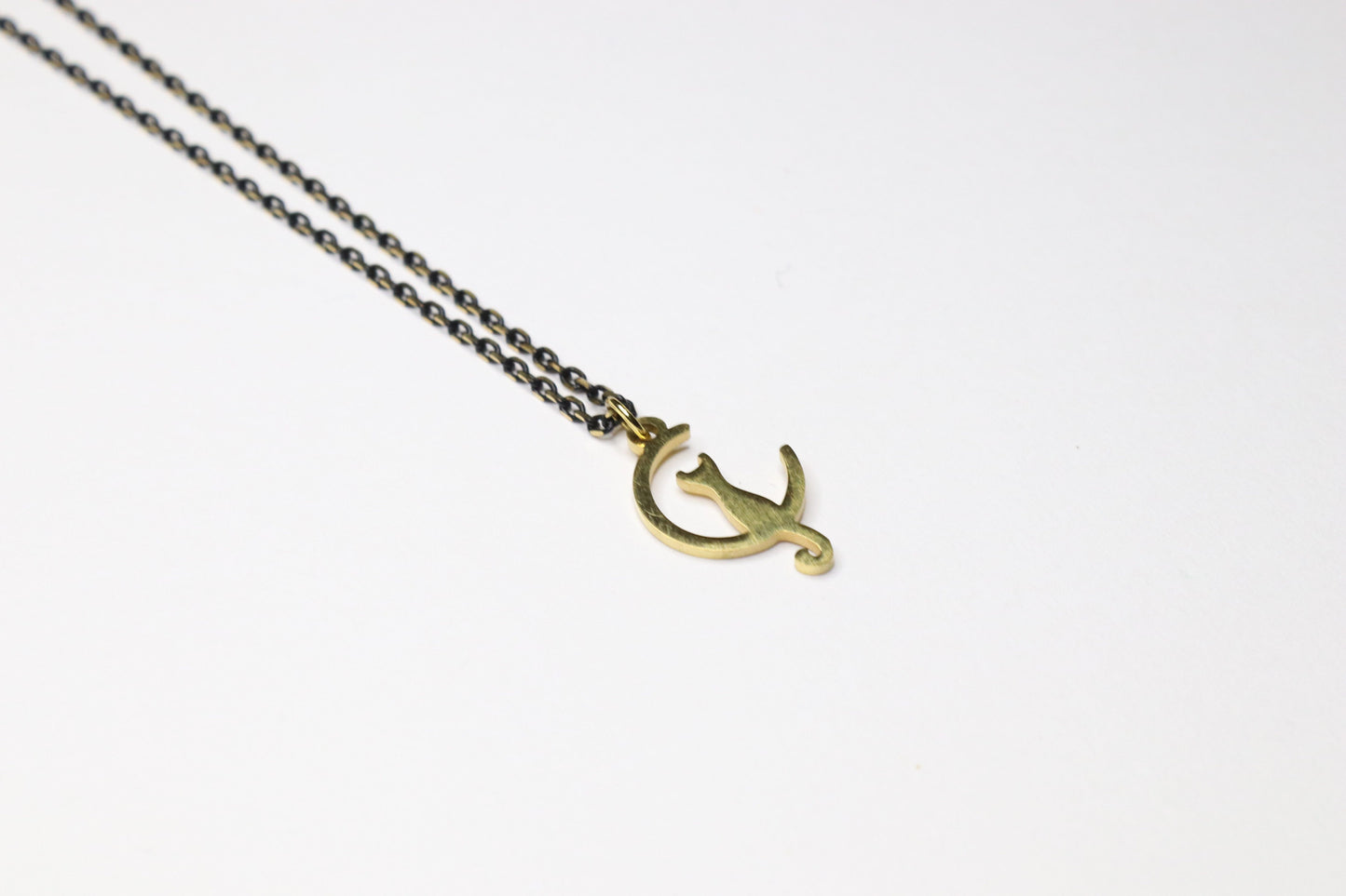 CAT ON THE MOON NECKLACE