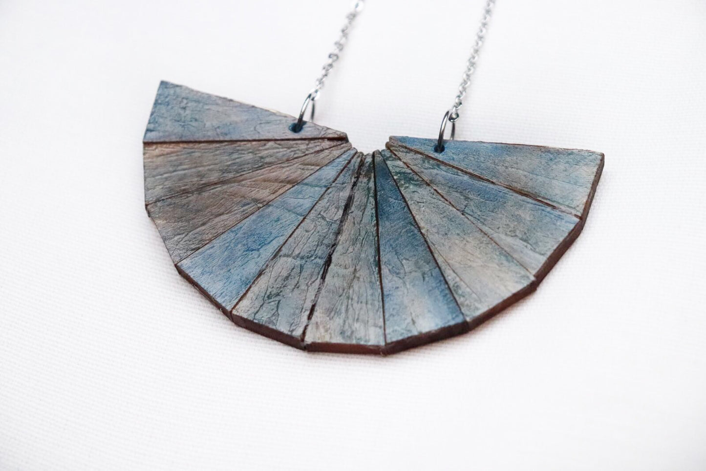 BLUE JEAN WOODEN NECKLACE