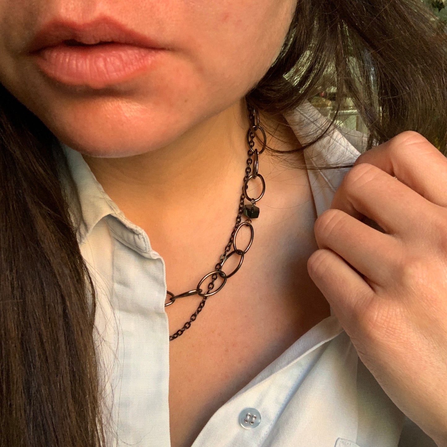 THIS ROCK AND ROLL NECKLACE