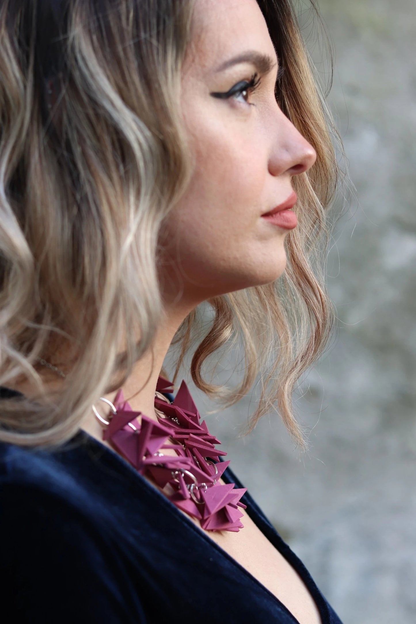 PLUM TRIANGLES SOFT NECKLACE