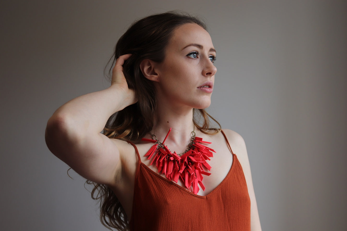 RED EXTREMELY LIGHT WEIGHT NECKLACE