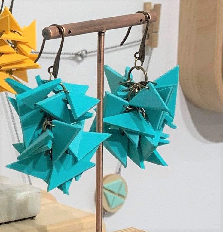 CHLOE SIGNATURE EARRINGS