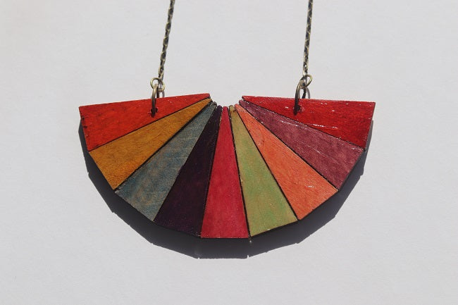 WOODEN MULTICOLOUR NECKLACE
