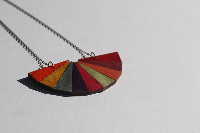 WOODEN MULTICOLOUR NECKLACE