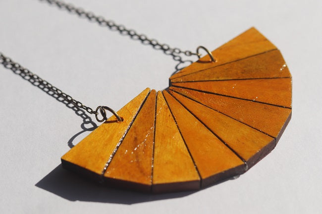 BLUE JEAN WOODEN NECKLACE