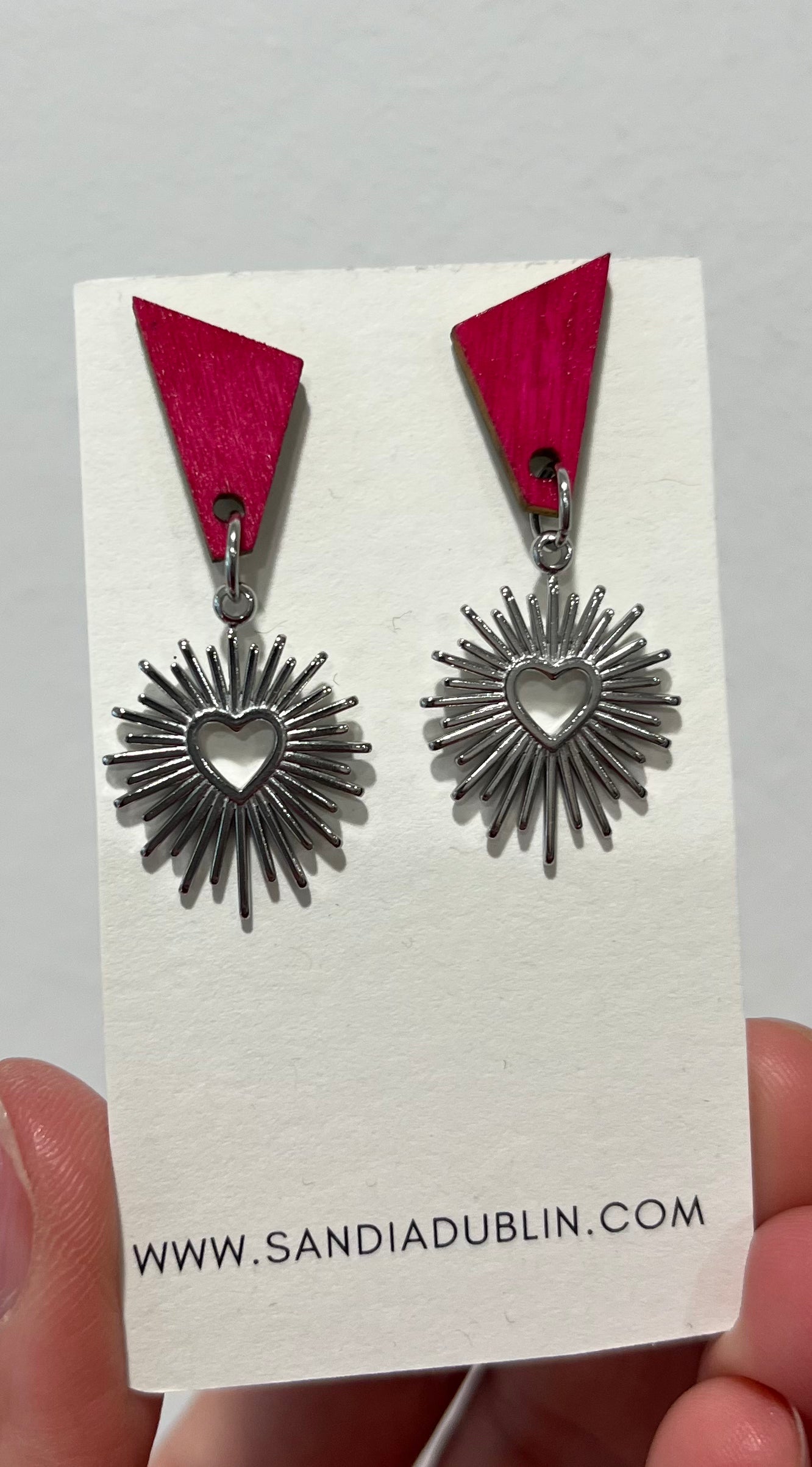 SUNNY HEART EARRINGS HOT PINK