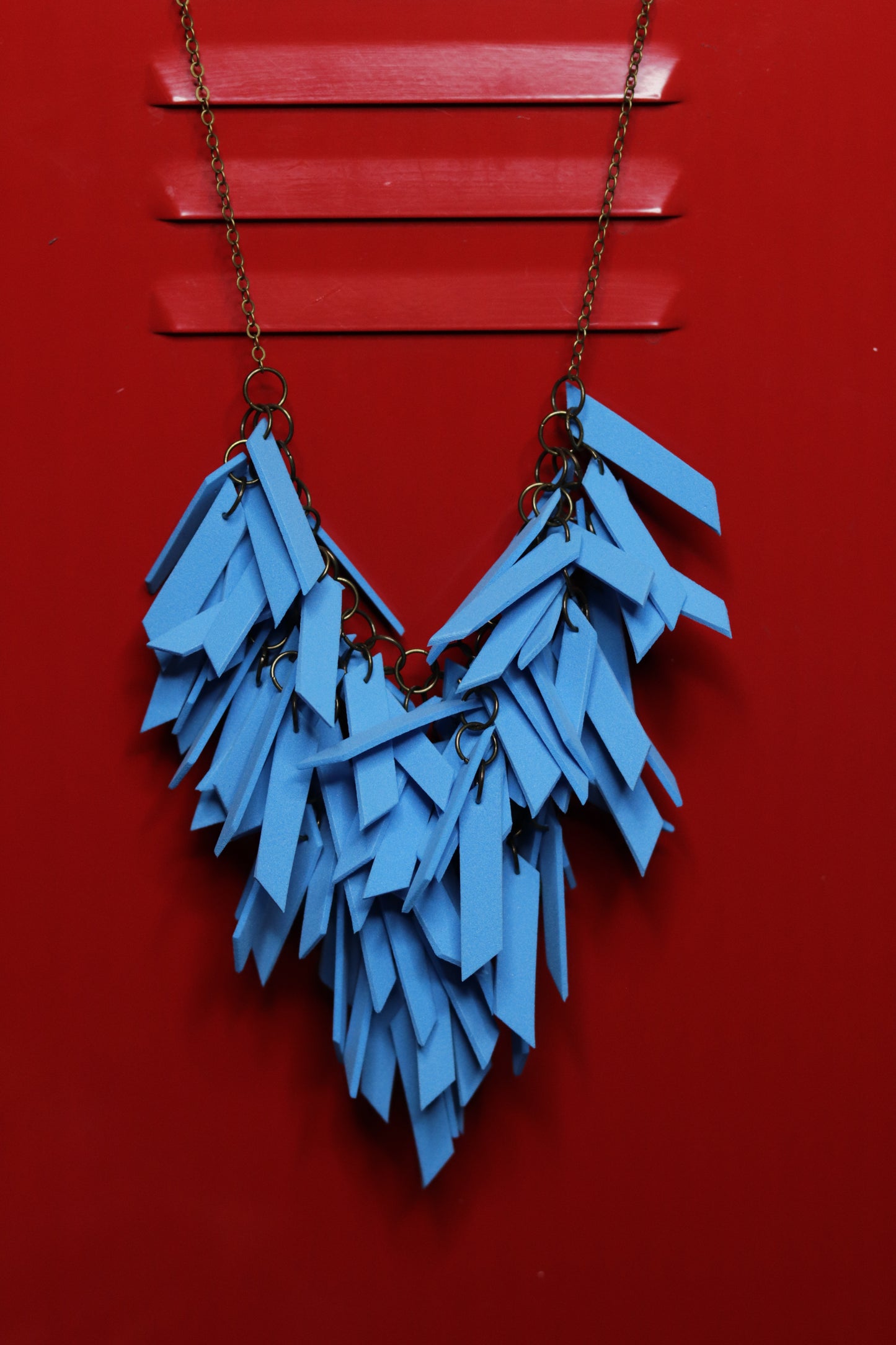 BLUE EXTREMELY LIGHT WEIGHT NECKLACE