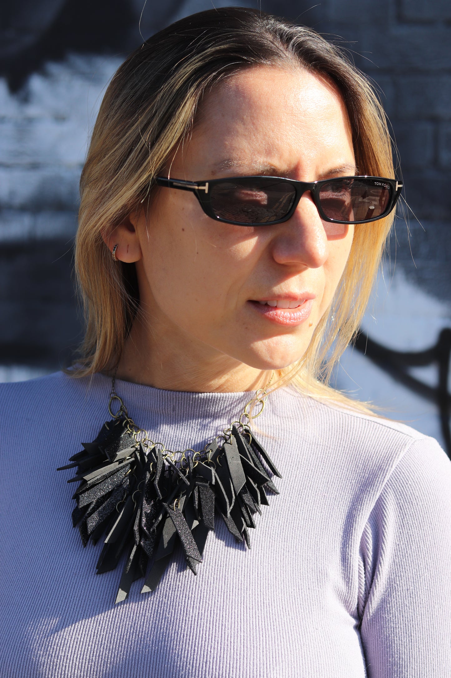 SPARKLY BLACK EXTREMELY LIGHT WEIGHT NECKLACE