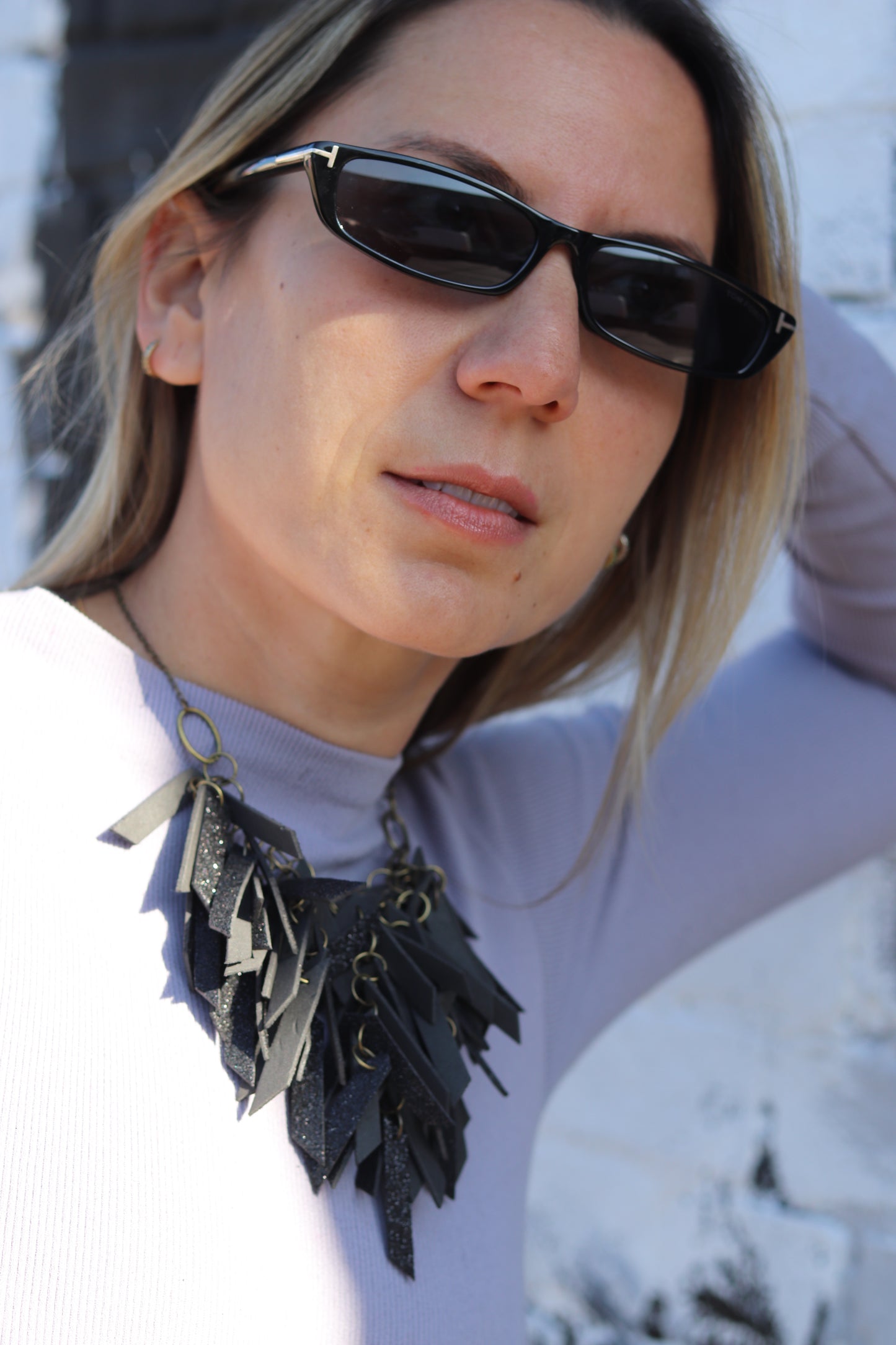 SPARKLY BLACK EXTREMELY LIGHT WEIGHT NECKLACE