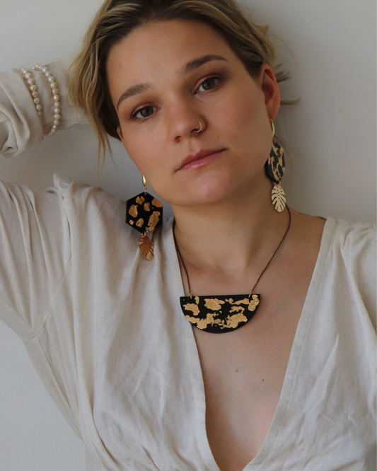 GOLDEN PARTY NECKLACE