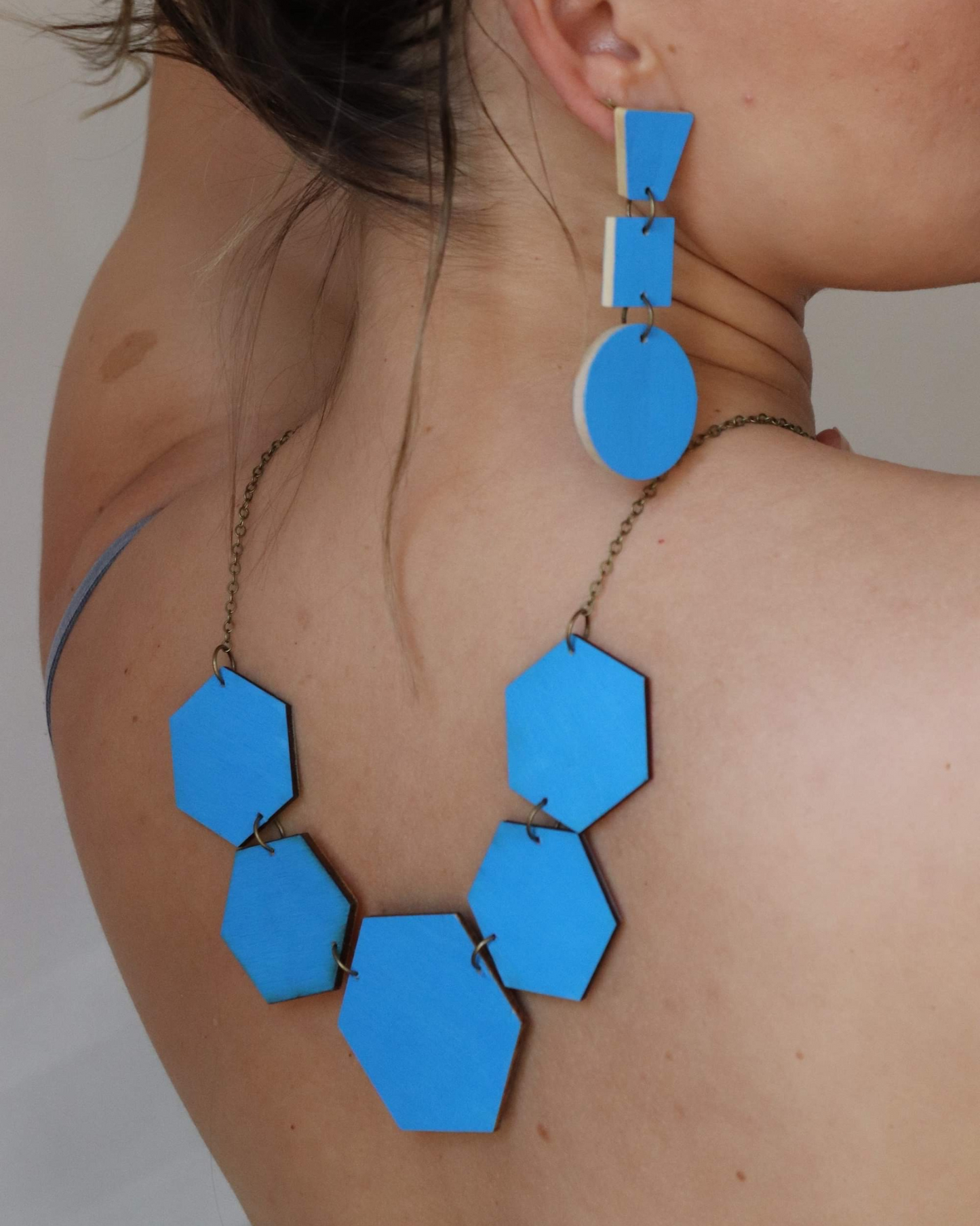 THE BLUE PARTY NECKLACE