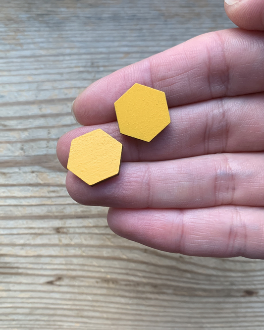 YELLOW MEDIUM STUDS