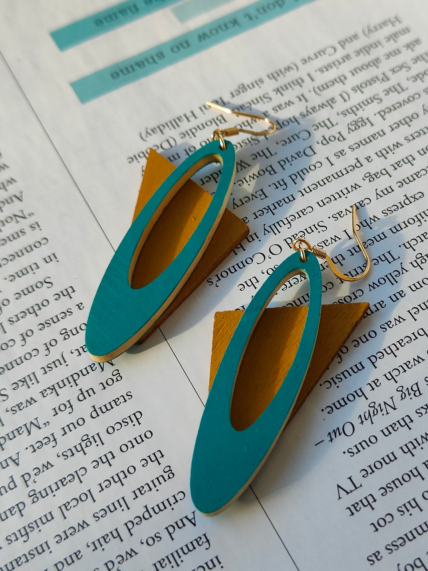 RETRO TROP EARRINGS