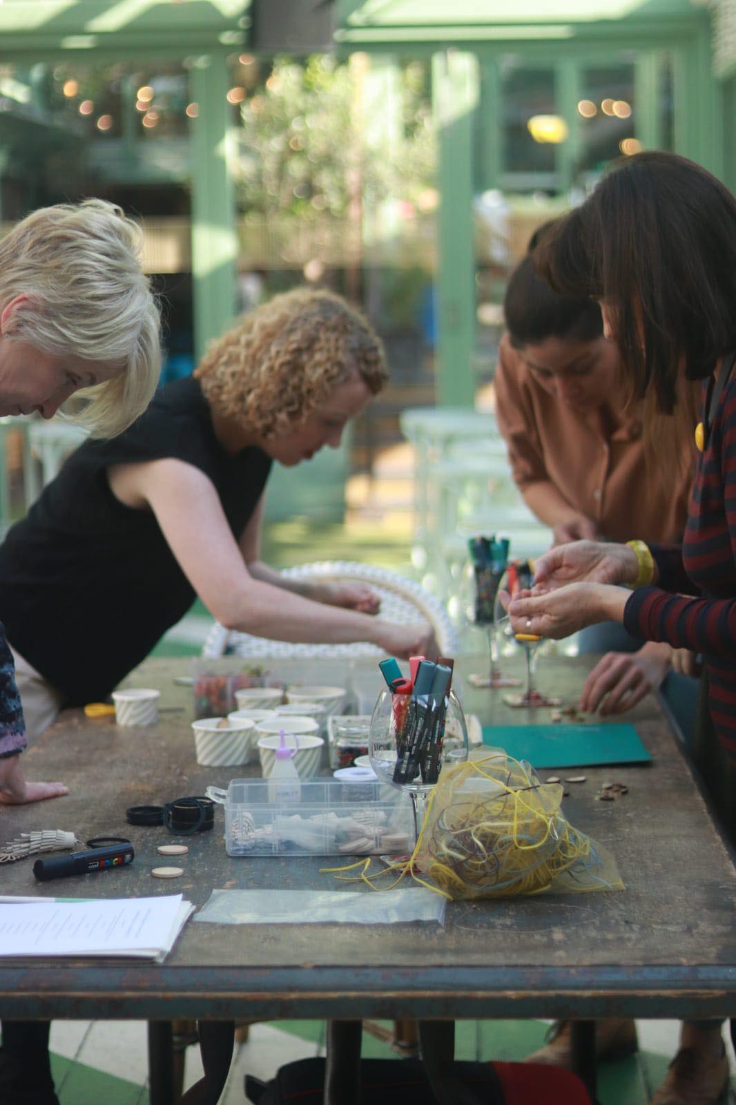 90'S INSPIRED BEADED NECKLACE WORKSHOP