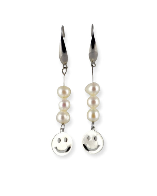 HAPPY PEARL FACE EARRINGS