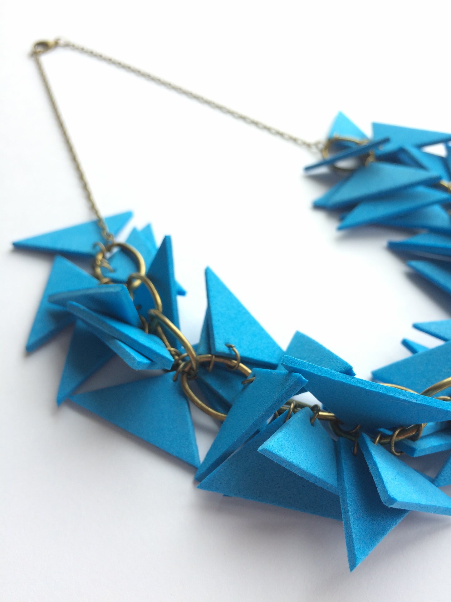 BLUE TRIANGLES SOFT NECKLACE
