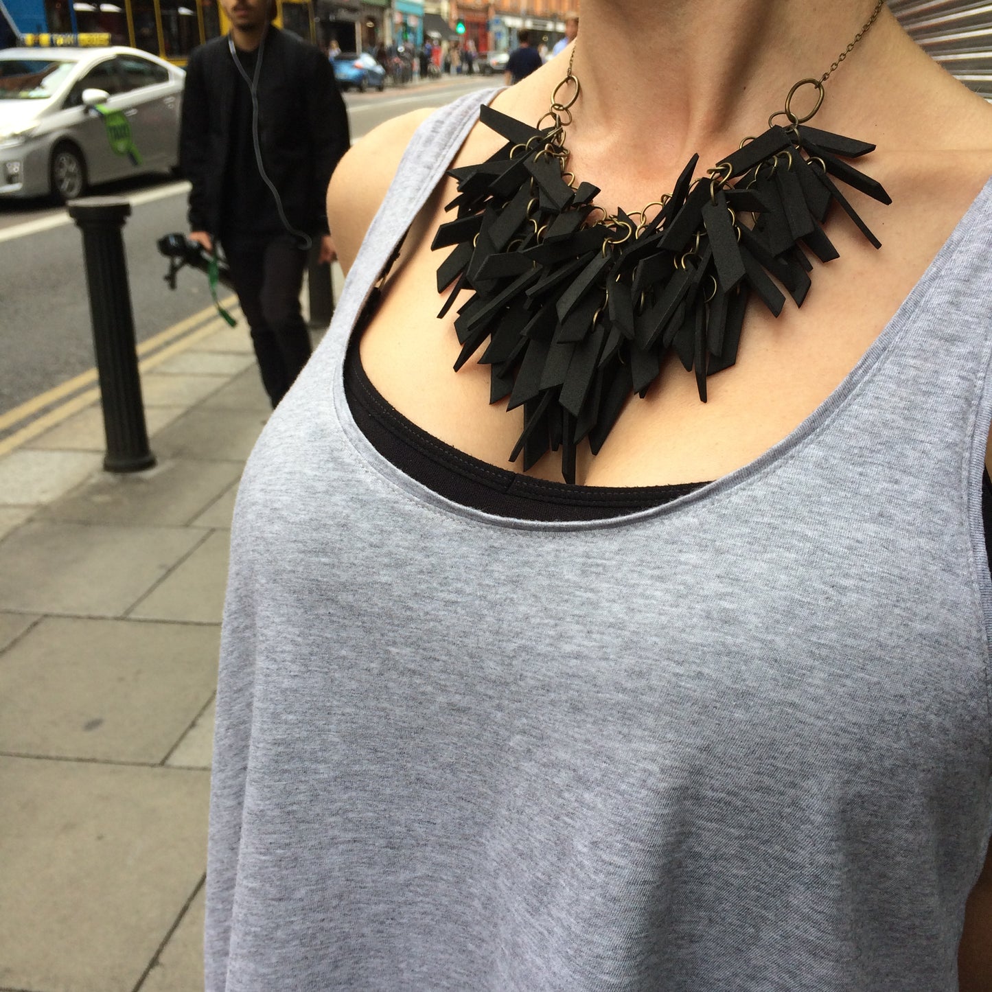 BLACK EXTREMELY LIGHT WEIGHT NECKLACE