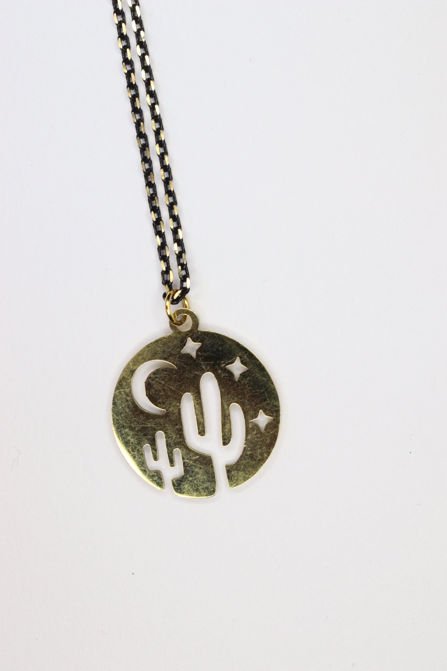 DESERT PENDANT NECKLACE
